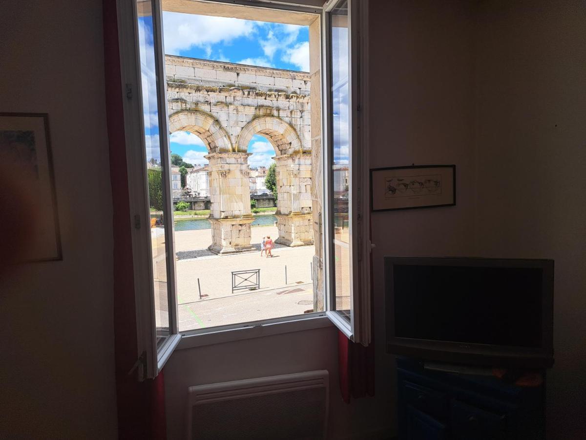 Loft Vue Imprenable Sur Le Vieux Saintes 아파트 외부 사진