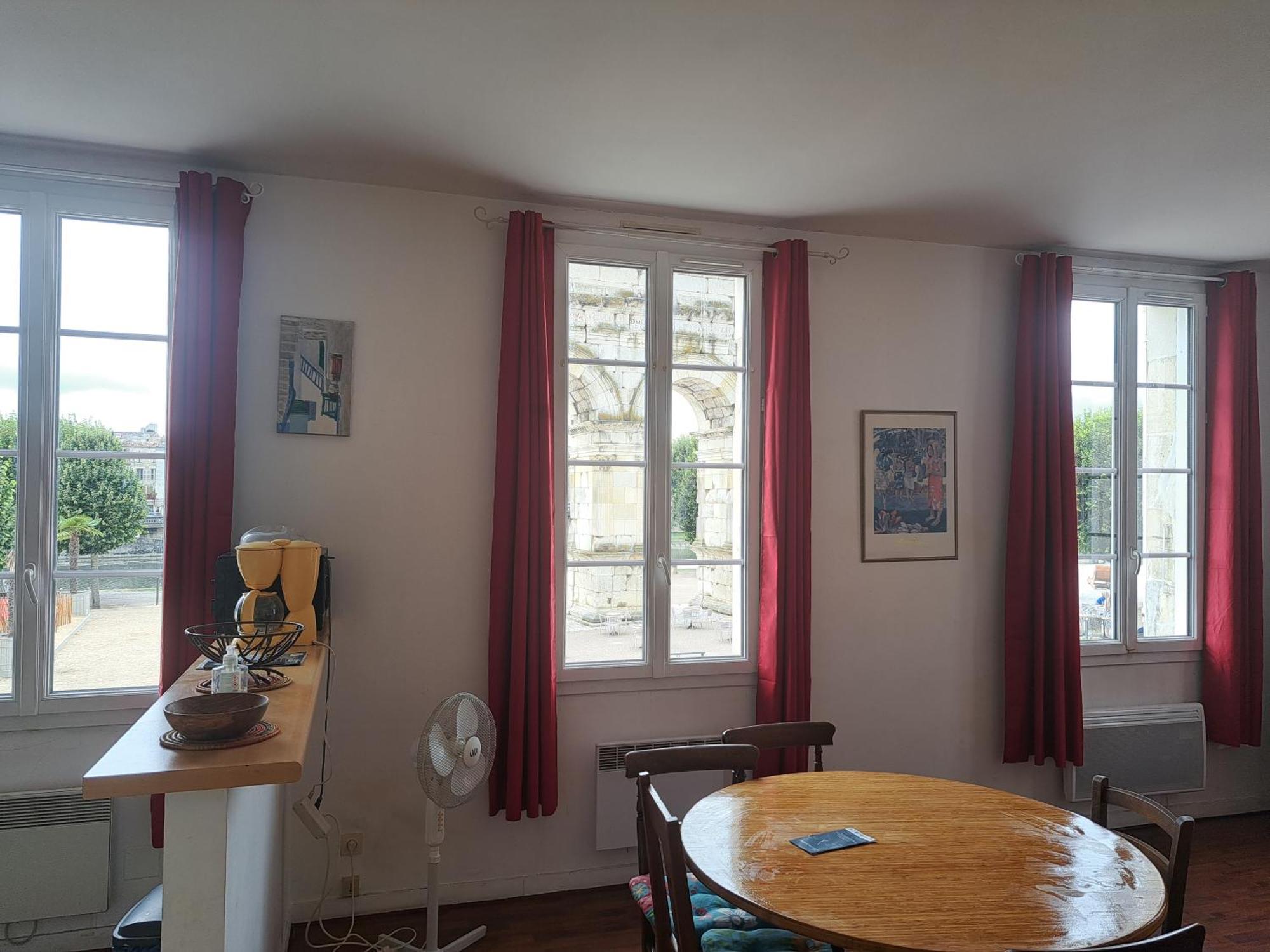 Loft Vue Imprenable Sur Le Vieux Saintes 아파트 외부 사진
